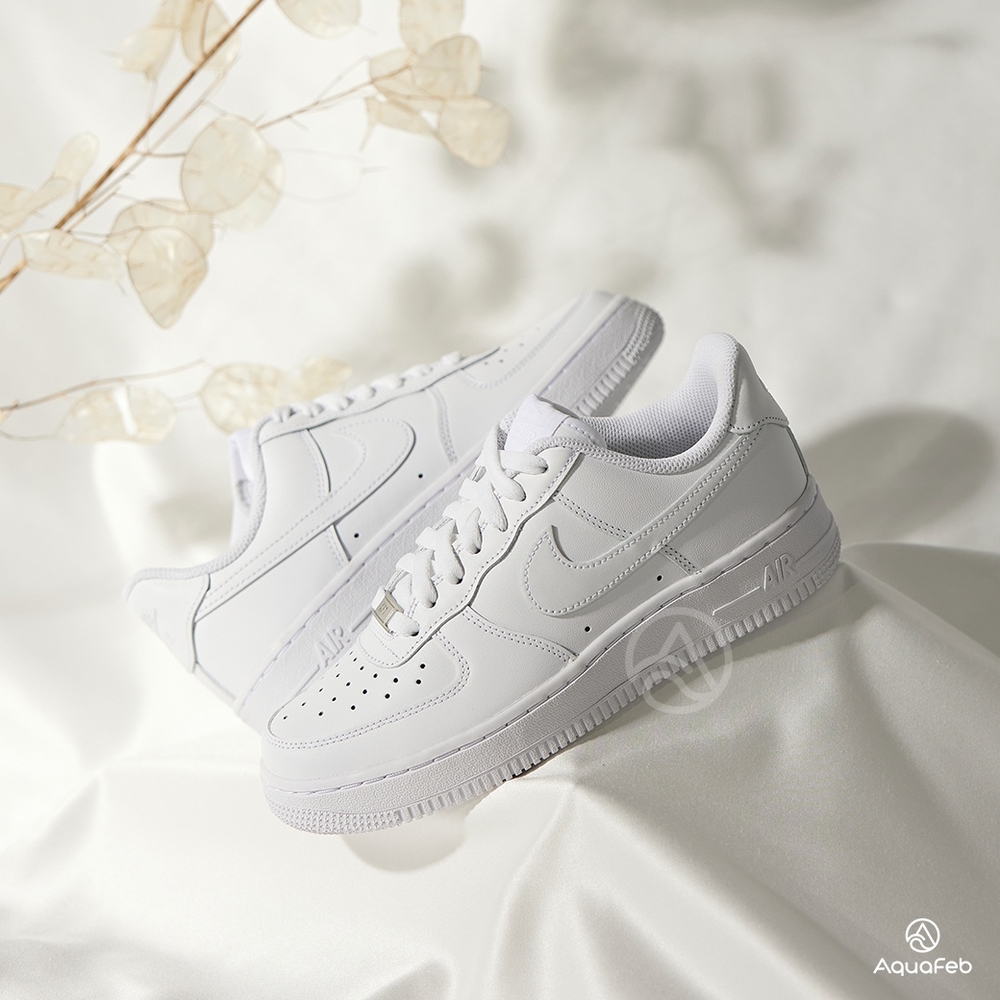 Nike Air Force 1 '07 女鞋白色經典皮革AF1 休閒鞋DD8959-100 | 休閒鞋