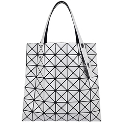 ISSEY MIYAKE 三宅一生BAOBAO 白色三角格7x7手提包