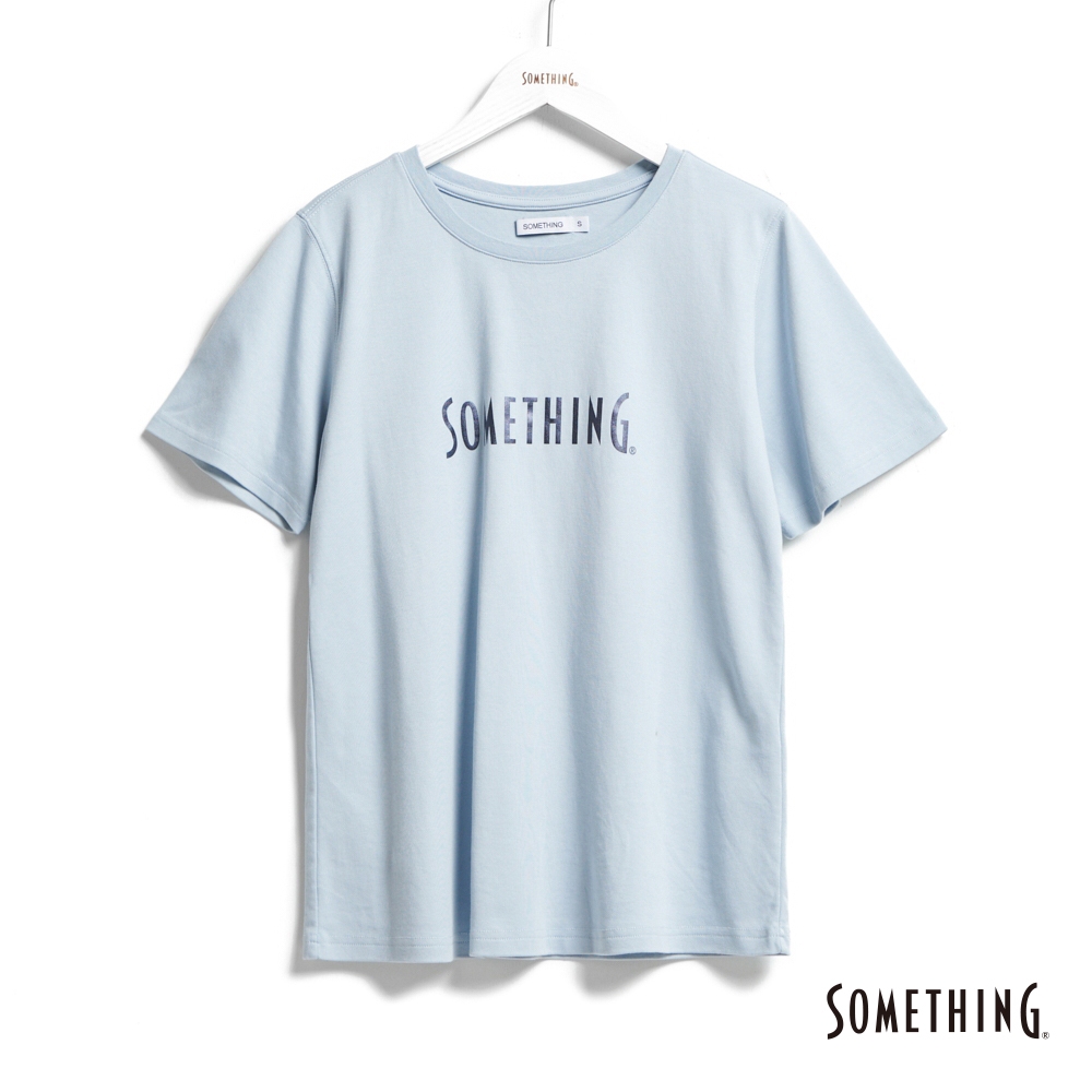 SOMETHING 基本LOGO短袖T恤-女-淺藍色