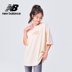 [New Balance]圓領親膚親膚寬鬆短袖上衣_女性_杏色_WT