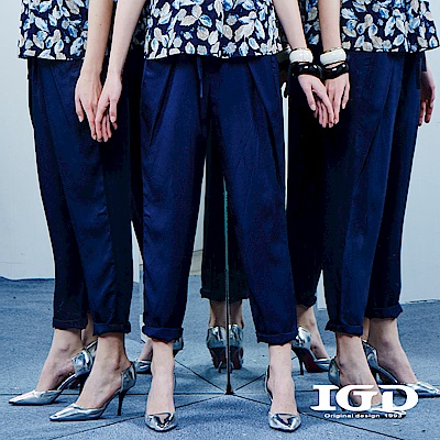 IGD英格麗 都會修身打褶西裝褲-深藍
