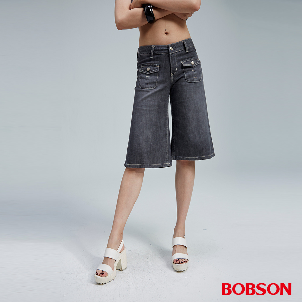 BOBSON 女款寬潮作牛仔短褲(155-75)