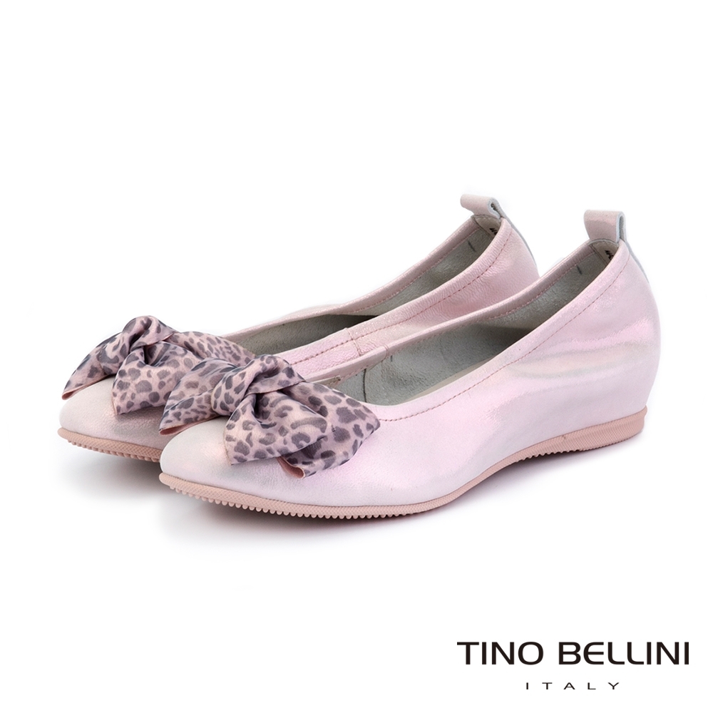 Tino Bellini珍珠光感豹紋蝴蝶結內增高平底鞋_粉