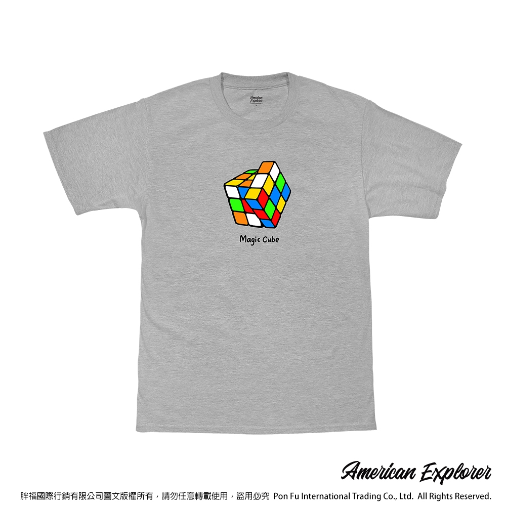 American Explorer 美國探險家 印花T恤(客製商品無法退換) 圓領 美國棉 T-Shirt 獨家設計款 棉質 短袖 -魔術方塊