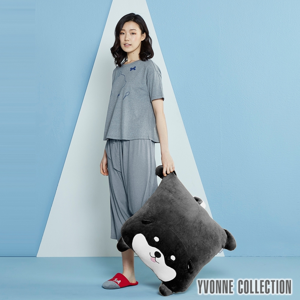 YVONNE COLLECTION 黑柴正方大靠枕 (55公分)