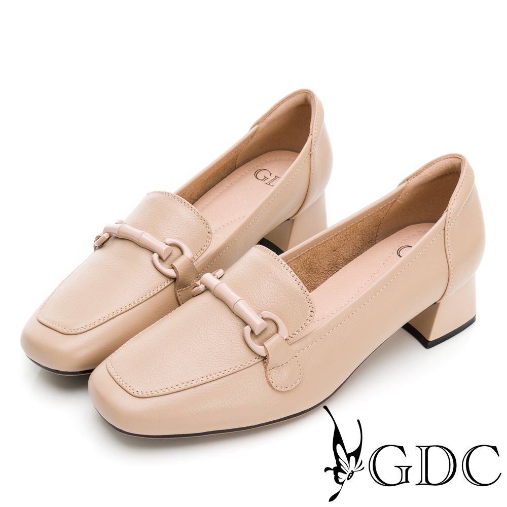 GDC-真皮基本款素色釦百搭粗跟方頭樂福鞋-卡其色