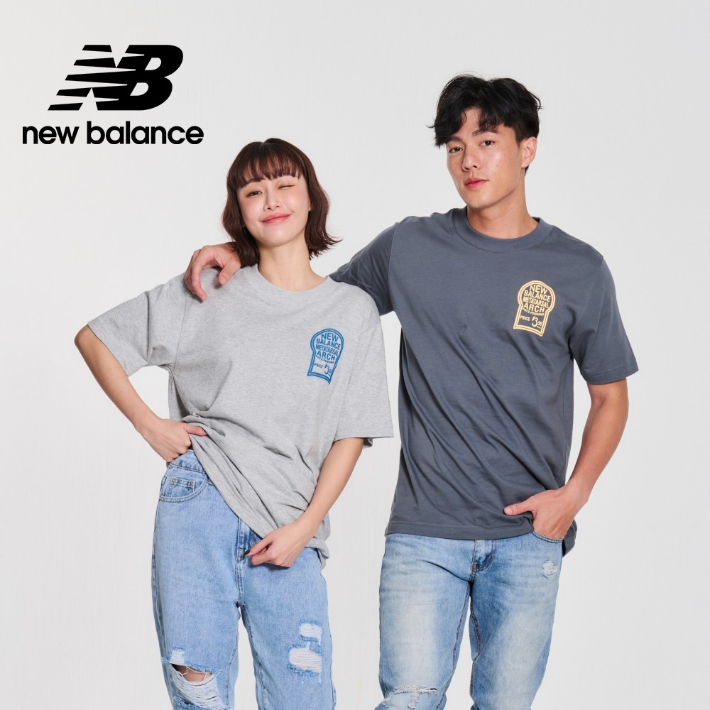 【New Balance】 特殊印刷插圖短袖上衣_男性_灰色_MT41913AG