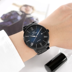 EROS CERES / GQ34328BK-BBK / 簡約時尚 羅馬刻度 藍寶石水晶玻璃 日期 不鏽鋼手錶-藍x鍍黑/43mm