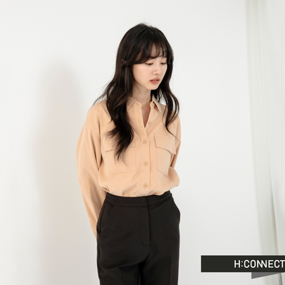 H:CONNECT 韓國品牌 女裝-質感雙口袋素面襯衫-卡其