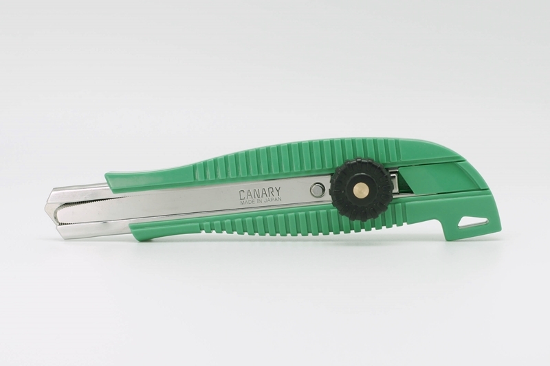 DC-25 CANARY Box Cutter Retractable Long Blade, Safety Serrated Round Tip Utility  Knife, Made in Japan, Green