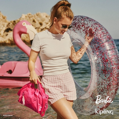 KIPLING x BARBIE 活力粉色中型圓筒手提肩背兩用包-BINA M