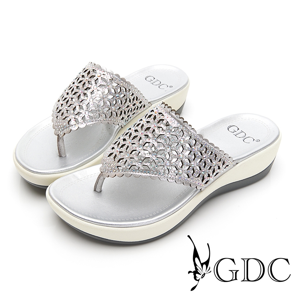 GDC-舒適軟底真皮水鑽雕花簍空春夏夾腳拖鞋-銀色