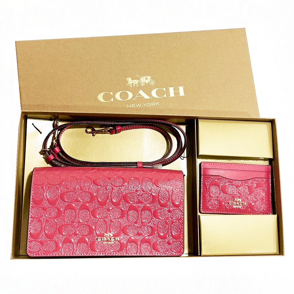 COACH 新款C LOGO長夾式小斜背包名片夾禮盒(漆皮粉)