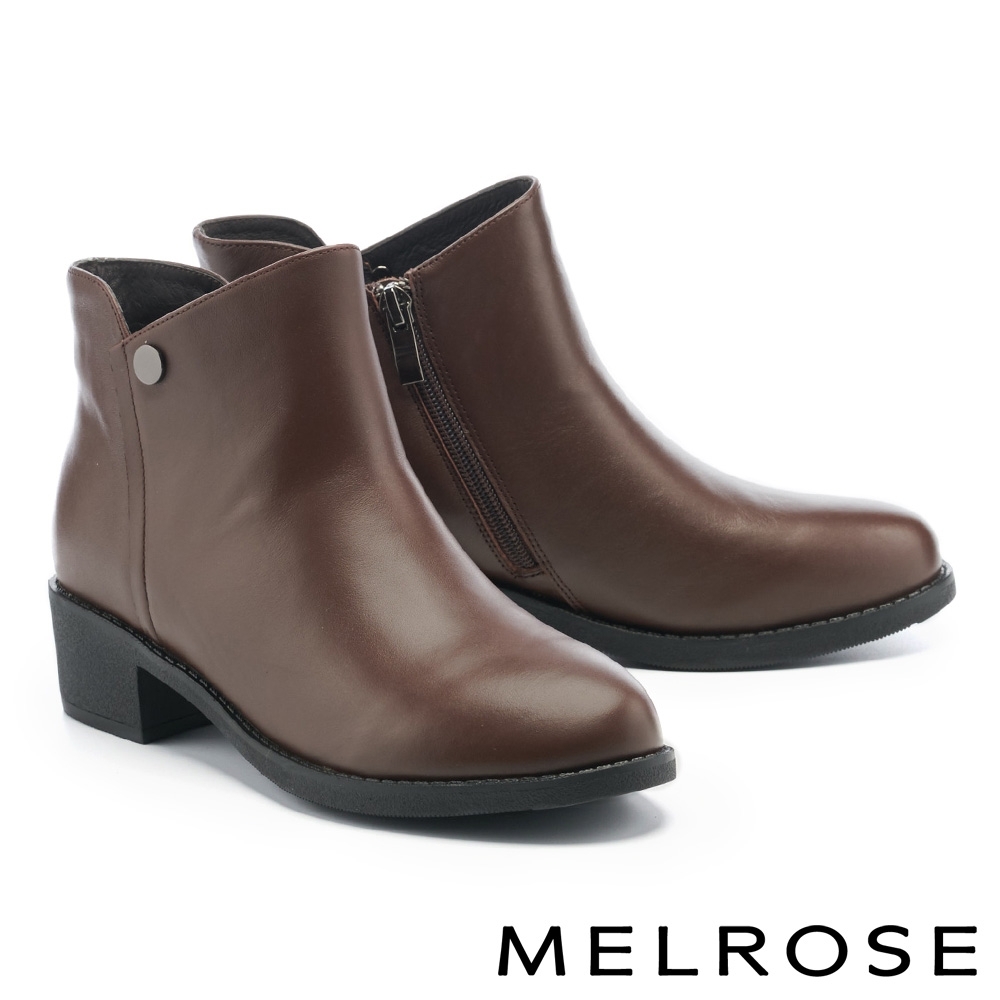 短靴 MELROSE 質感簡約牛皮純色圓釦造型低跟短靴－棕