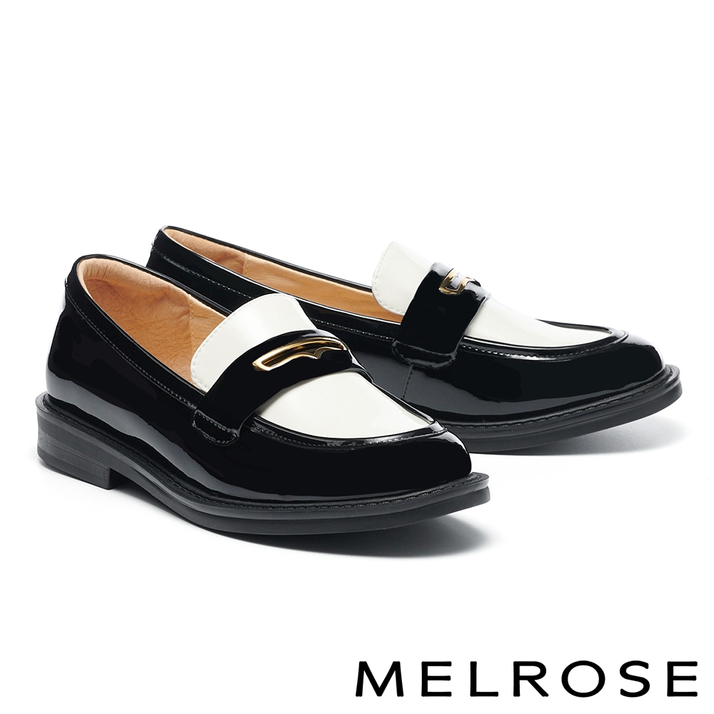 低跟鞋 MELROSE 時髦亮感金屬飾釦樂福低跟鞋－黑白