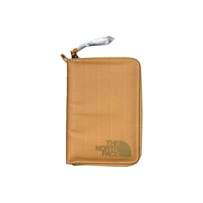 The North Face BASE CAMP VOYAGER WALLET 卡夾證件帶零錢包-卡其-NF0A81BKOHC