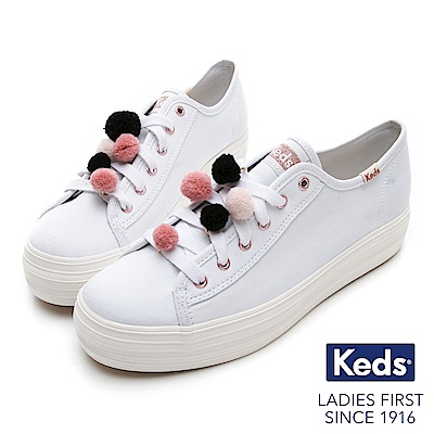 Keds TRIPLE KICK 毛球裝飾厚底綁帶休閒鞋-白