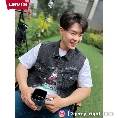 levis 男款 牛仔背心外套 / 精工黑染水洗 / 塗鴉logo