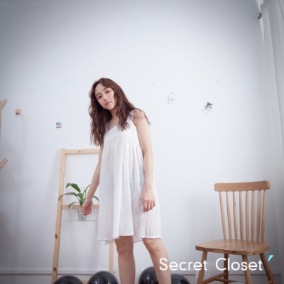 Secret Closet-純色棉麻細帶無袖上衣-白色