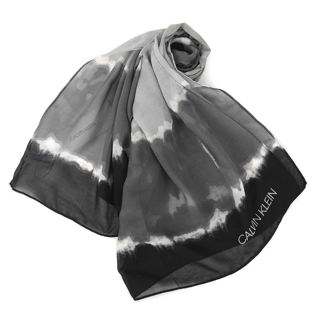 Calvin Klein 渲染風格條紋薄款雪紡圍巾-灰/黑