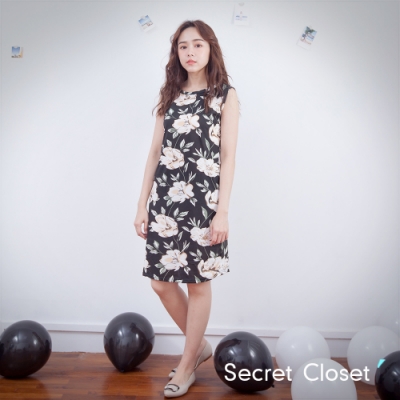 Secret Closet-花朵圖印合身無袖上衣-黑色