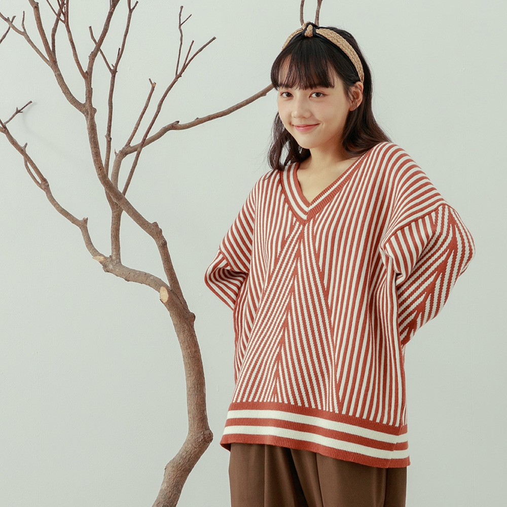【MOSS CLUB】緹花條紋V領-女長袖針織衫(三色/魅力商品/版型合身) product image 1