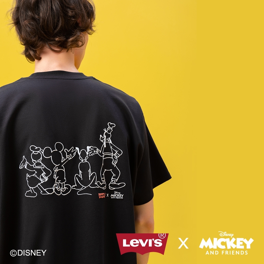 Levis X Disney 合作系列 男款 短袖T恤 / 寬鬆休閒版型 / 精工米奇與好友刺繡