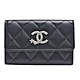 CHANEL 經典星星點綴刻紋雙C LOGO菱格紋小羊皮暗釦零錢包(黑色) product thumbnail 1