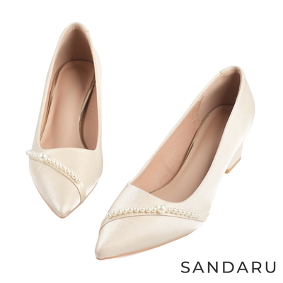 山打努SANDARU-跟鞋 尖頭珍珠斜線緞面中跟鞋-杏
