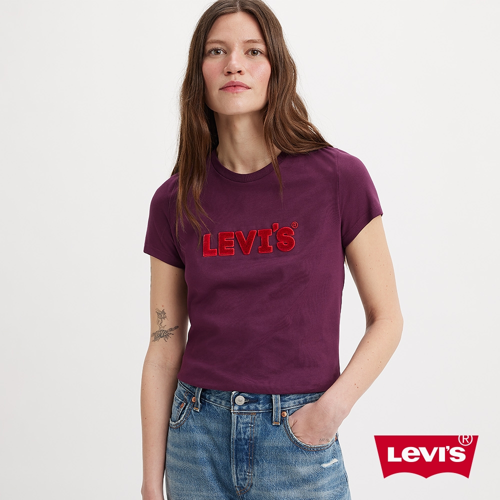 Levis 女款 修身版短袖T恤 / 立體布章Logo 紫紅色