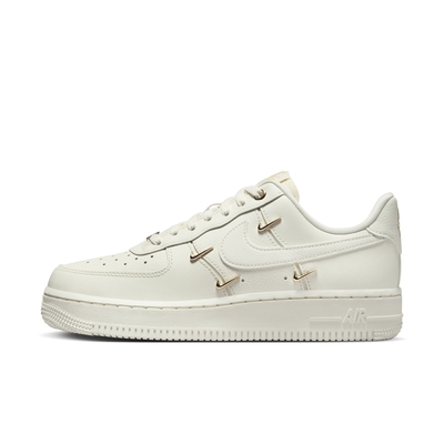 【NIKE】WMNS AIR FORCE 1 07 LX 女休閒鞋-米白-FV3654111