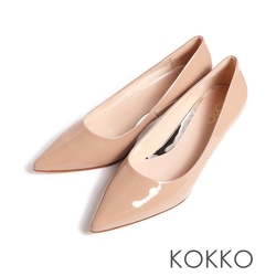 KOKKO簡約大方亮漆皮尖頭低跟包鞋可可色