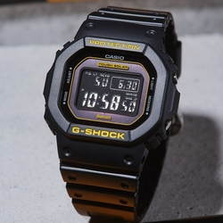 CASIO 卡西歐 G-SHOCK 黑黃配色系列 方形電子手錶 新年禮物 GW-B5600CY-1