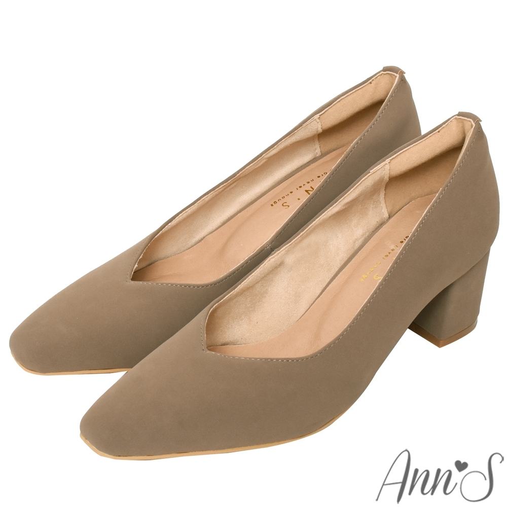 Ann’S天堂版型-顯瘦V口霧面純色粗跟方頭跟鞋-奶茶杏