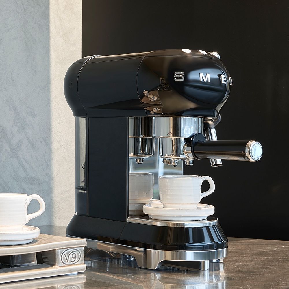 【SMEG】義大利半自動義式咖啡機-耀岩黑