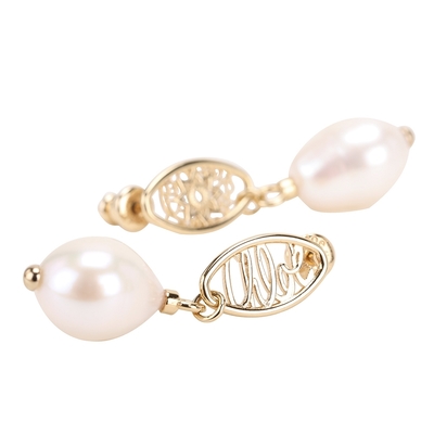 CHLOE Darcey 巴洛克珍珠鏤空雕花金屬針式耳環