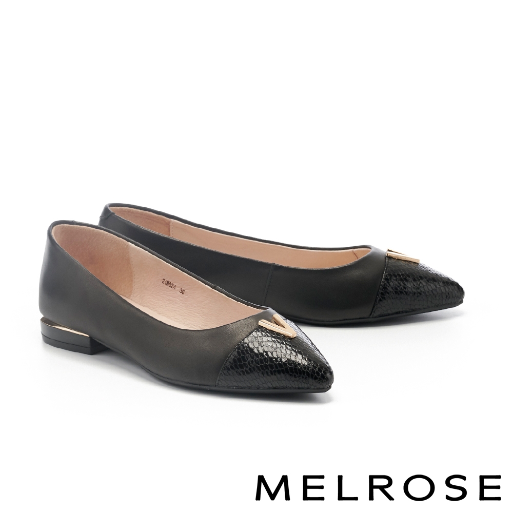 低跟鞋 MELROSE 時髦撞色拼接V字釦羊皮尖頭低跟鞋－黑