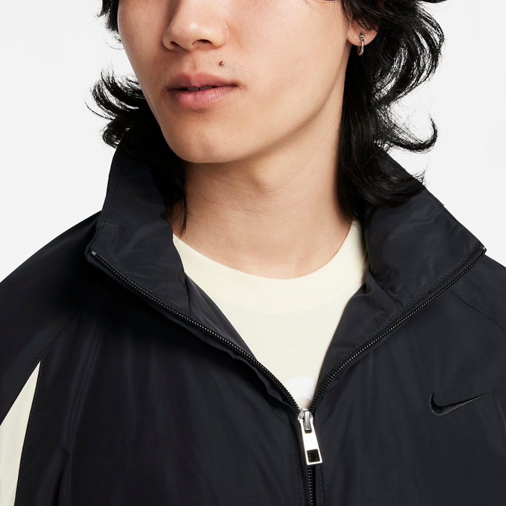 Nike 外套Swoosh Jacket 男款黑米白防潑水寬鬆大勾勾可收連帽風衣夾克