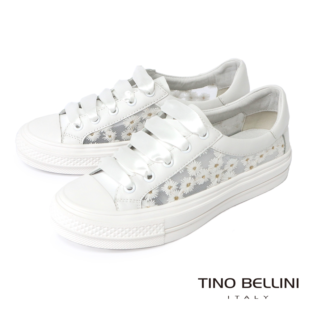 Tino Bellini 清甜刺繡小雛菊網紗拼接緞帶休閒鞋-白