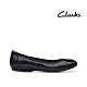 Clarks 摩登經典 大圓圖騰飾扣壓紋娃娃鞋 黑色 product thumbnail 2