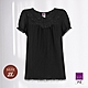 ILEY伊蕾 不規則壓皺蕾絲領上衣(黑色；M-2L)1232011089 product thumbnail 1