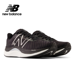 New Balance 跑鞋_女性_黑色