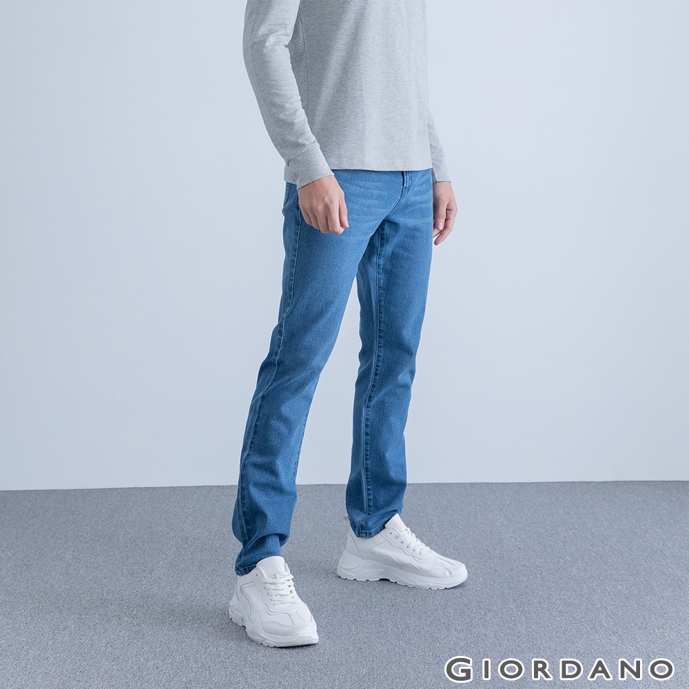 GIORDANO 男裝經典窄管牛仔褲 - 71 淺藍牛