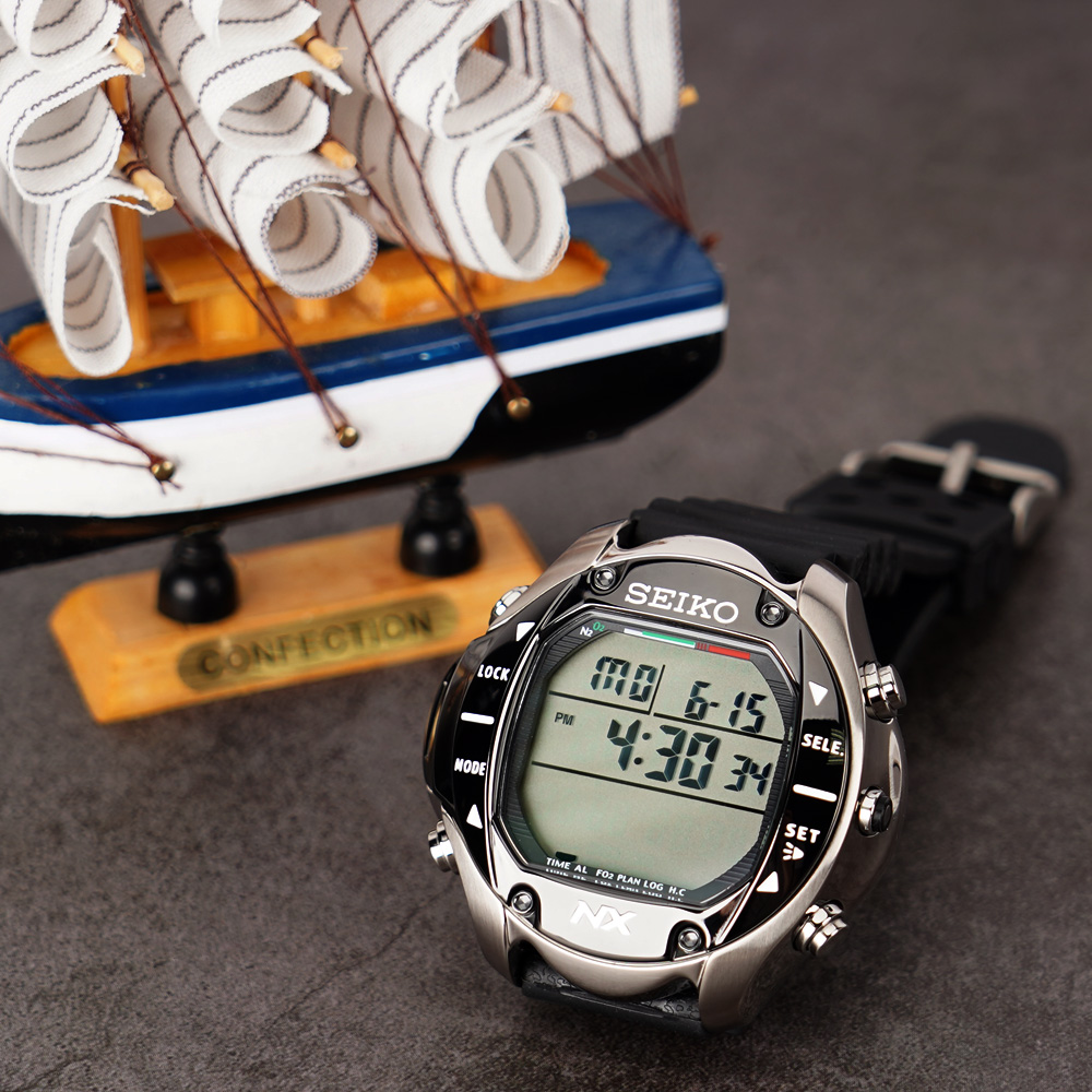 SEIKO Prospex 【鈦】專業潛水多功能電腦腕錶號(SBDK001/DH33-4A00D)-黑/58mm