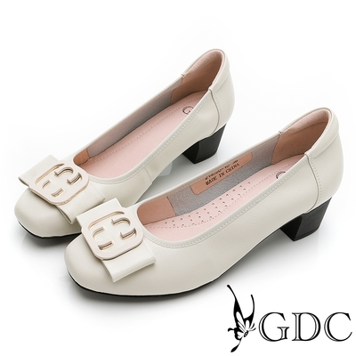 GDC-氣質歐風真皮素色蝴蝶結粗跟包鞋-米色