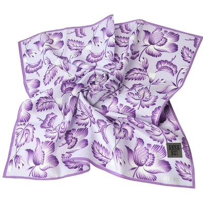 ANNA SUI 日本製繽紛花朵圖騰字母LOGO絲質大帕領巾(淺紫系)
