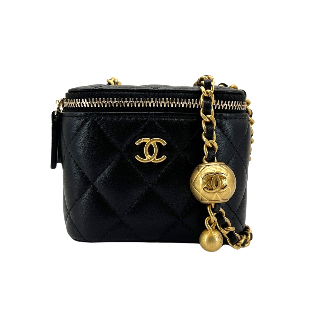 Chanel 經典金雙C logo羊皮迷你鍊帶金球化妝包(AP1447-黑)