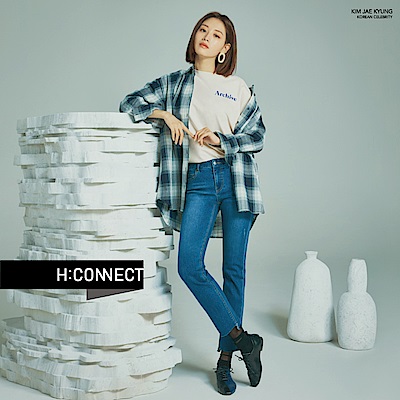 H:CONNECT 韓國品牌 女裝-後印字鈕扣設計T-shirt-卡其