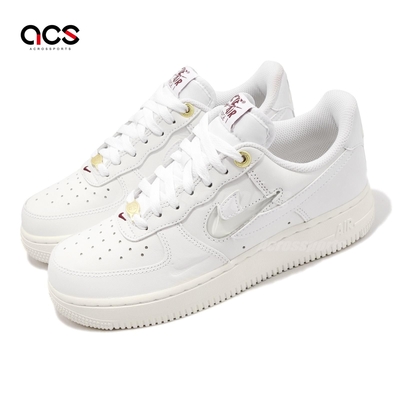 Nike 休閒鞋 Wmns Air Force 1 07 PRM 女鞋 白 全白 棗紅 AF1 金扣 雙勾 DZ5616-100