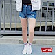 Levis 女款 高腰排釦牛仔短褲 破壞 product thumbnail 1